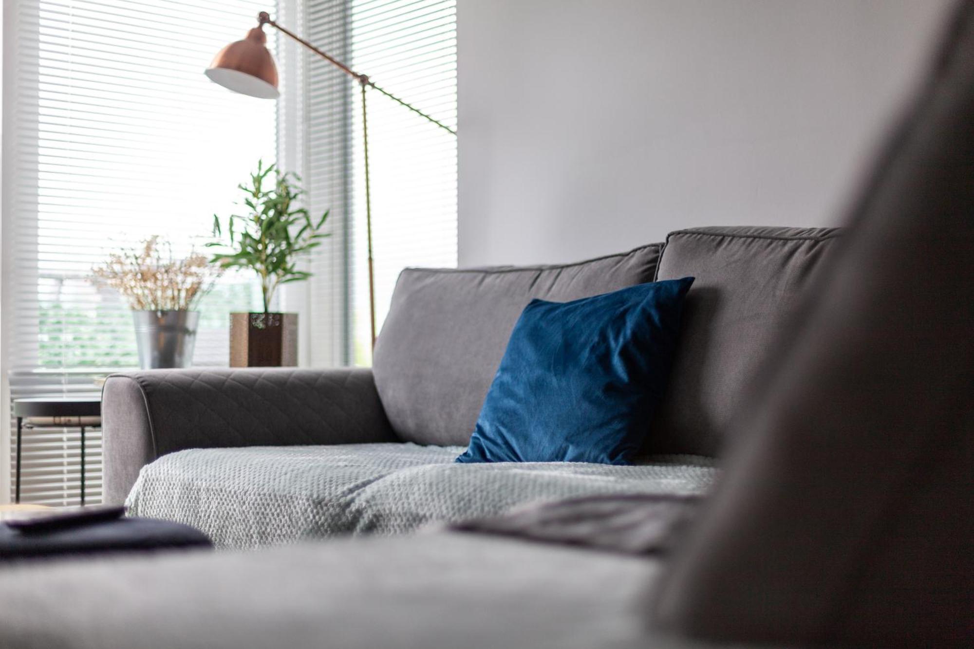 Stylish Chic Retreat: 1-bed, Near Canary Wharf Londra